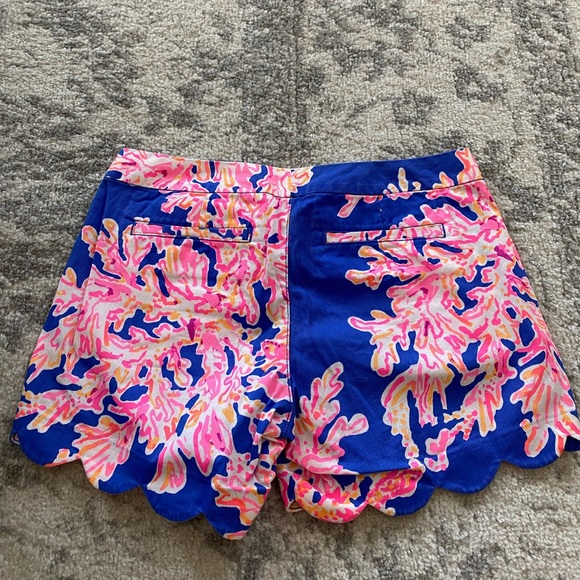 Lily Pulitzer 5” buttercup short - Picture 4 of 4